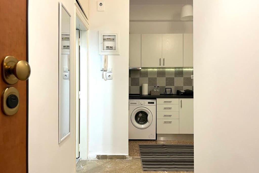 Pame Rentals - Ideal For 2 In Pagrati Atena Exterior foto