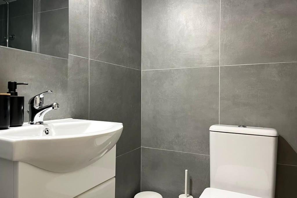 Pame Rentals - Ideal For 2 In Pagrati Atena Exterior foto